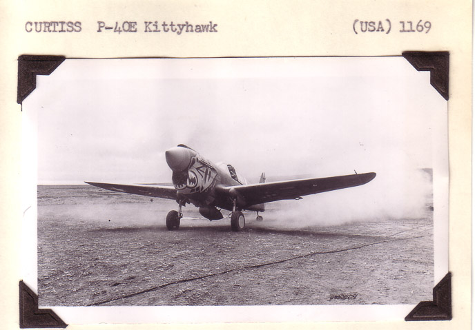 Curtiss-P40E-2