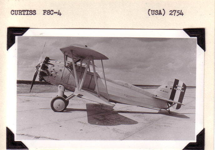 Curtiss-F8C4